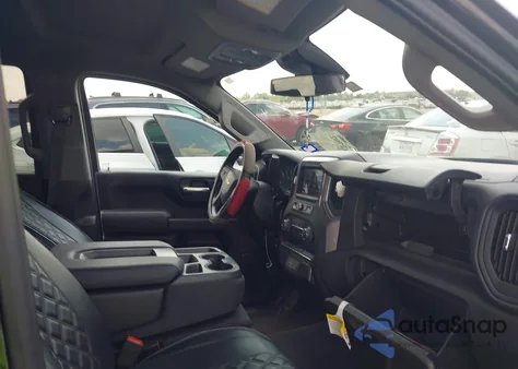 2024 Chevrolet Silverado 1500 4Wd Short Bed Custom z USA, uszkodzony, nr VIN 3GCPDBEK8RG107735